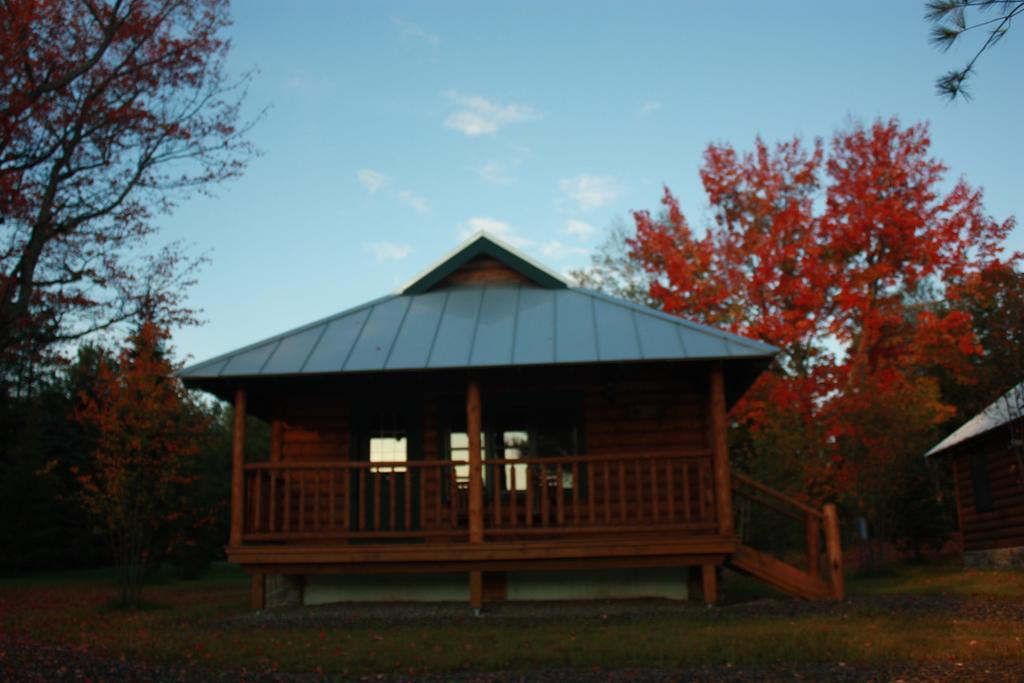 Lake Parlin Lodge & Cabins West Forks Room photo