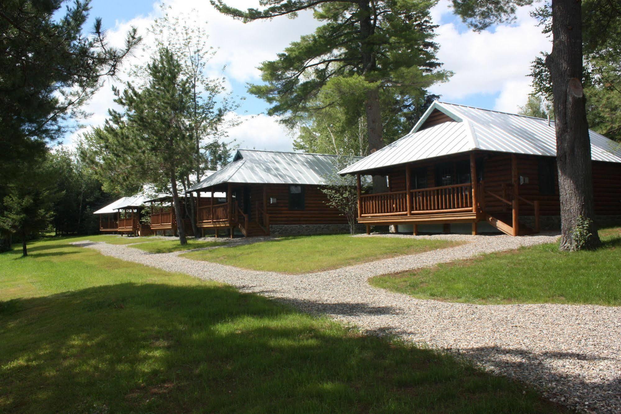 Lake Parlin Lodge & Cabins West Forks Exterior photo