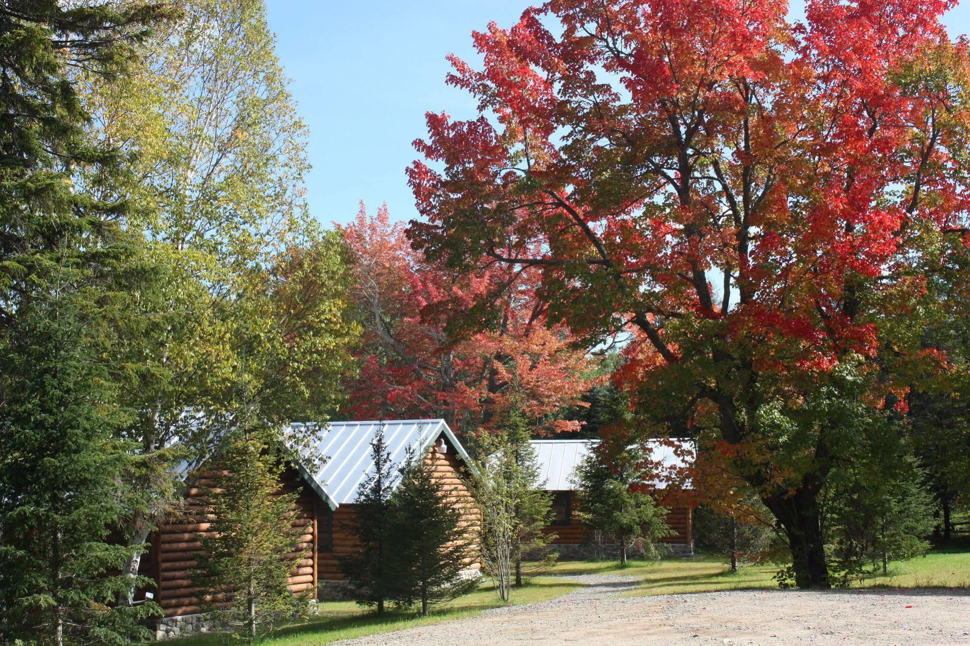 Lake Parlin Lodge & Cabins West Forks Exterior photo